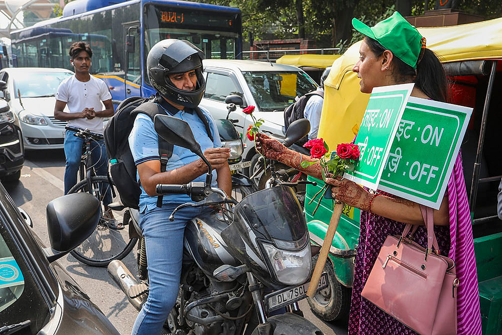 India Weather gallery: Air pollution in Delhi NCR_ Red Light On, Gaadi Off campaign