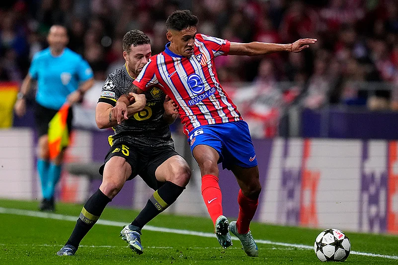 2024-25 UEFA Champions League Atletico Madrid Vs LOSC Lille soccer gallery_Gabriel Gudmundsson