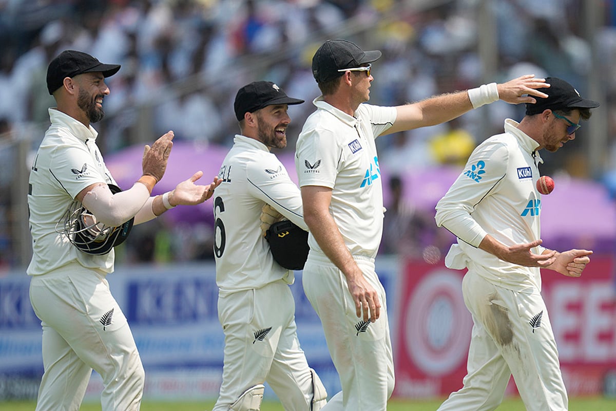 India Vs New Zealand 2nd Test cricket Day 2 photo gallery