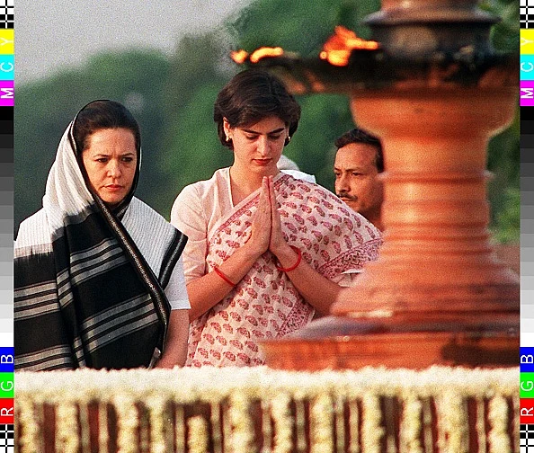 Priyanka and Sonia Gandhi at Rajiv Gandhis cremation site in 1997