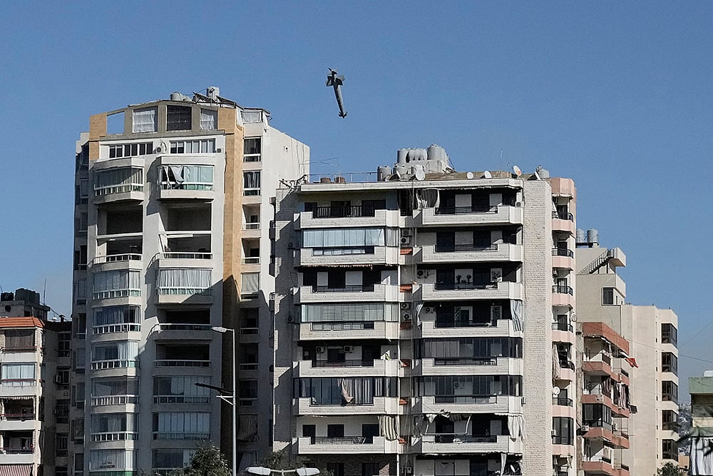 | Photo: AP/Bilal Hussein : Israel-Lebanon War