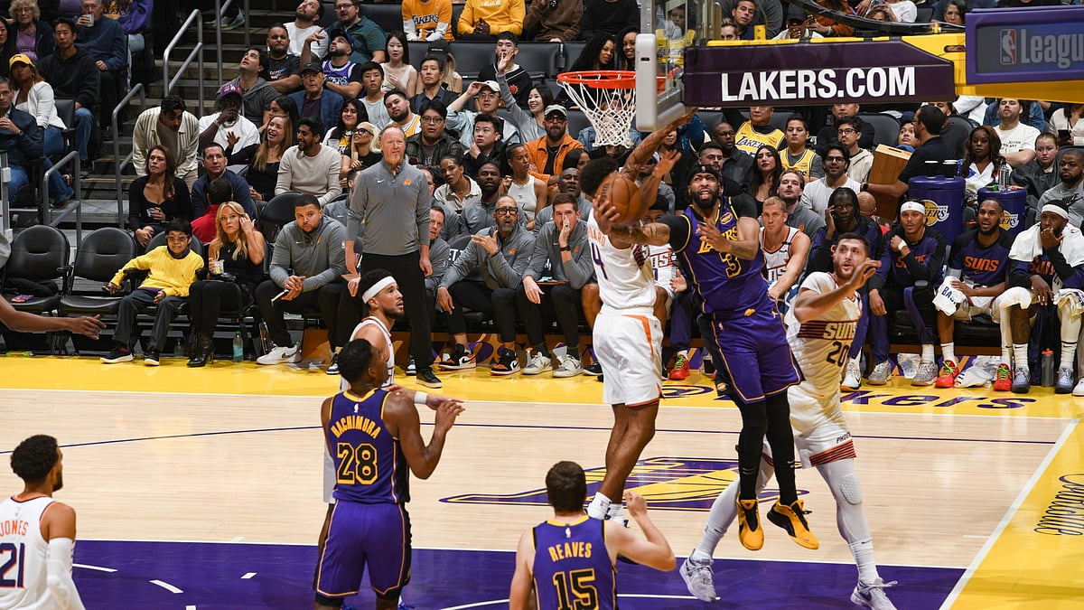 Anthony Davis #3 of the Los Angeles Lakers shoots the ball during the game against the Phoenix Suns on October 25, 2024 at Crypto.Com Arena in Los Angeles, California.