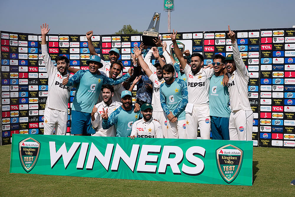 | Photo: AP/Anjum Naveed : Pakistan vs England 3rd Test, Day 3  