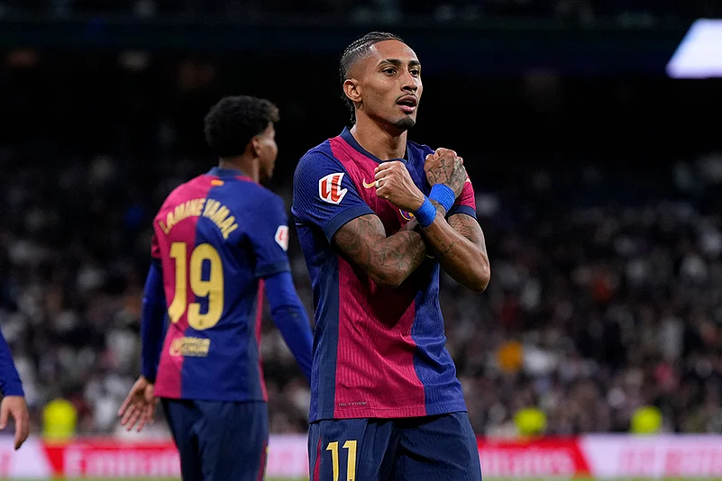 Real Madrid and Barcelona La Liga soccer photo gallery_Raphinha