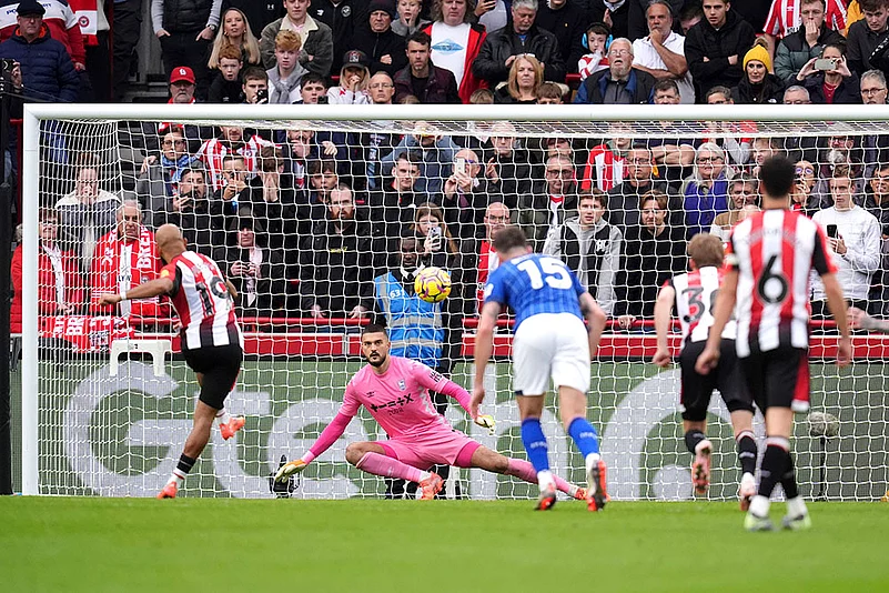 Brentford and Ipswich Town English Premier League soccer photo gallery_Bryan Mbeumo