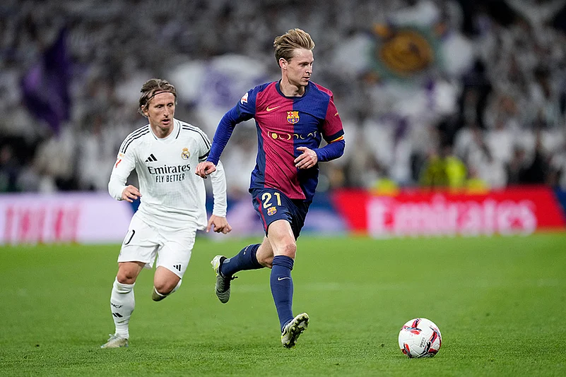 Real Madrid and Barcelona La Liga soccer photo gallery_Frenkie de Jong
