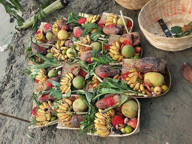 Seasonal fruits 