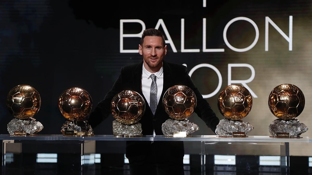 Argentine footballer Lionel Messi with his multiple Ballon d'Or awards. - Photo: X | Ruben