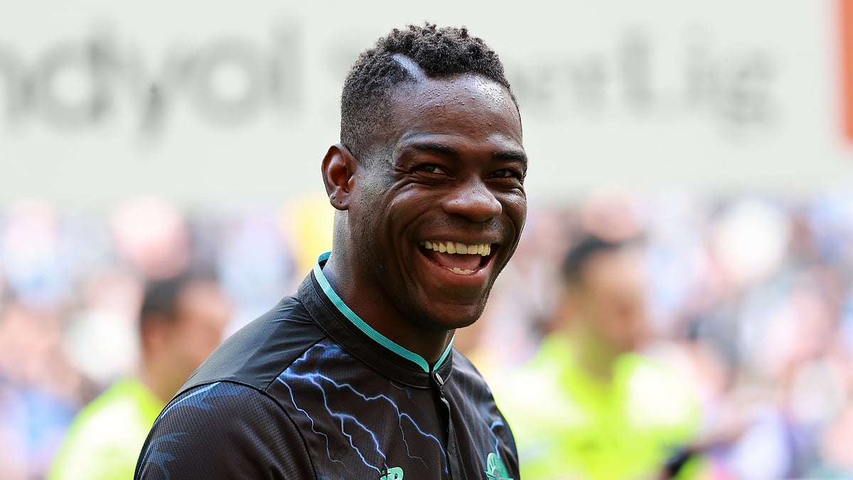 Mario Balotelli has joined Serie A side Genoa