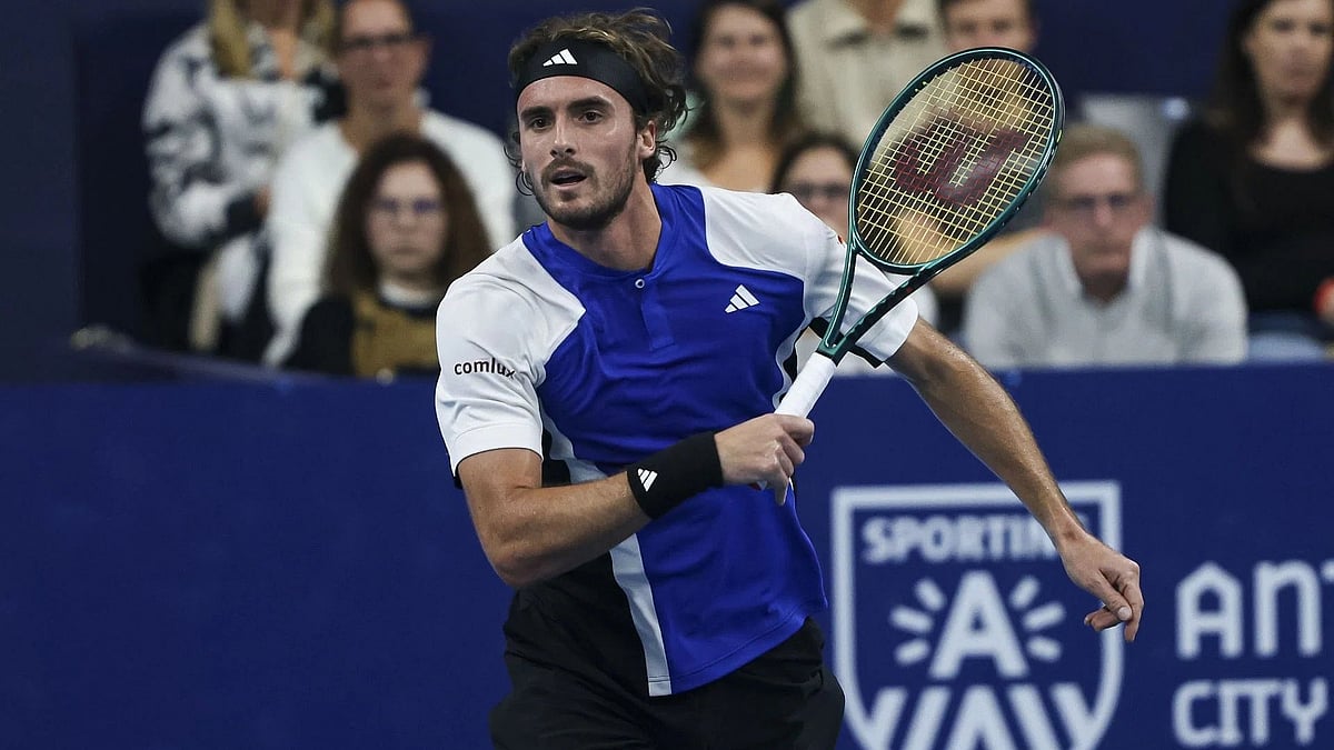 Photo: X | Jeu, Set et Maths : Stefanos Tsitsipas during his match in the Paris Masters 2024.