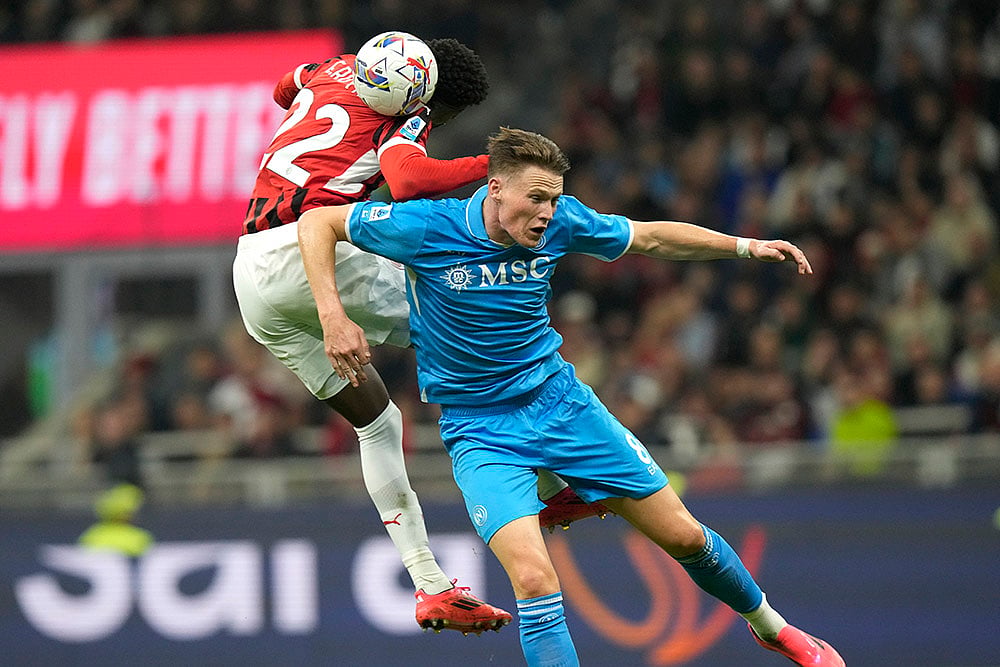 Italy Serie A Soccer Napoli vs AC Milan Photo Gallery_Emerson Royal