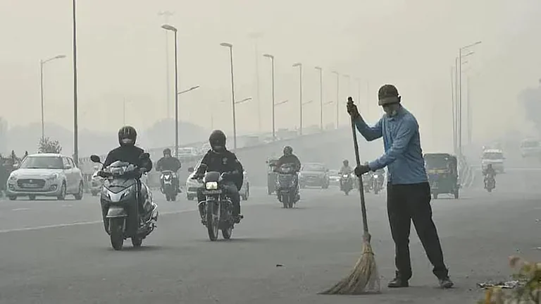 Air pollution in Delhi (Representational Image) - PTI