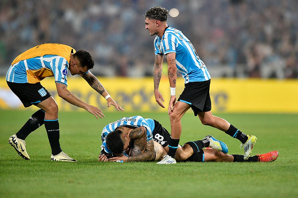 | Photo: AP/Gustavo Garello : Racing Club Vs Corinthians