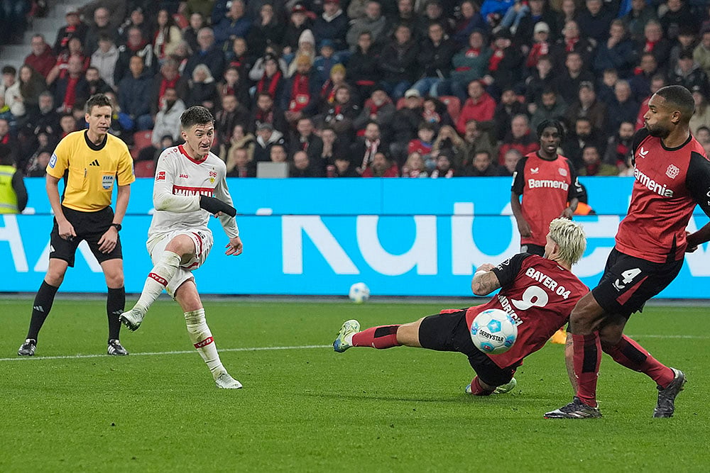 Germany Soccer Bundesliga Bayer Leverkusen and VfB Stuttgart football photos_