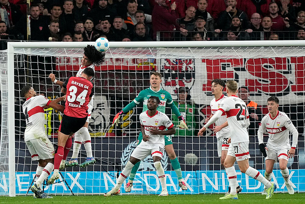 Germany Soccer Bundesliga Bayer Leverkusen and VfB Stuttgart football photos_Anrie Chase