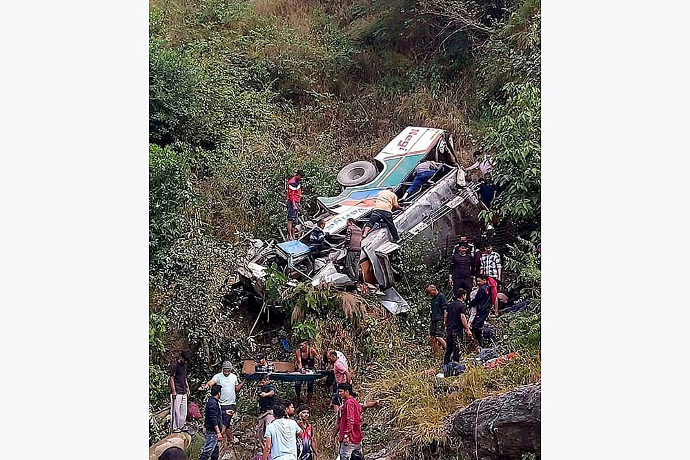 Bus Accident in Almora district, Uttarakhand photos_6