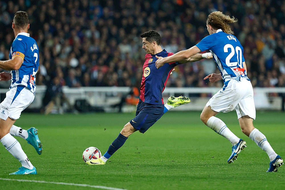 2024-25 Spanish La Liga soccer Barcelona fc vs Espanyol Photo Gallery_Robert Lewandowski