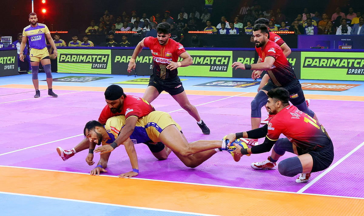 Special Arrangement : Action from the Pro Kabaddi League season 11 match between Bengaluru Bulls and Tamil Thalaivas.