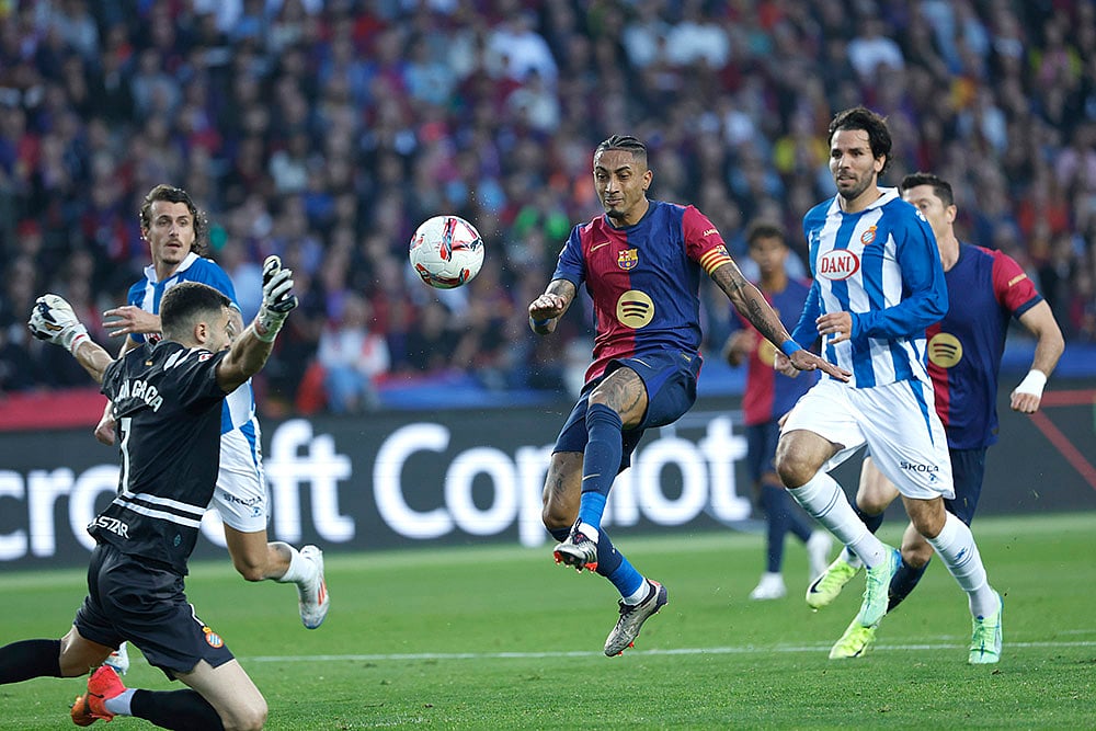2024-25 Spanish La Liga soccer Barcelona fc vs Espanyol Photo Gallery_Raphinha 