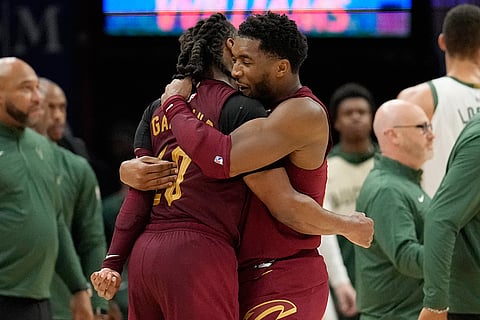 Bucks Cavaliers Basketball: Cleveland Cavaliers vs Milwaukee Bucks
