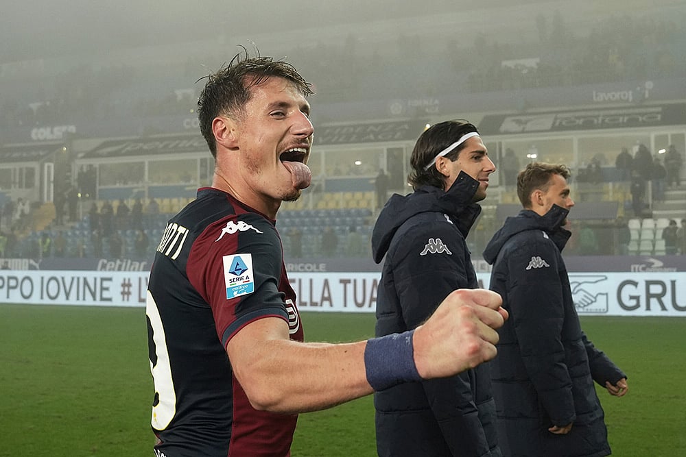 | Photo: Massimo Paolone/LaPresse via AP : Italy Soccer Serie A: Parma vs Genoa