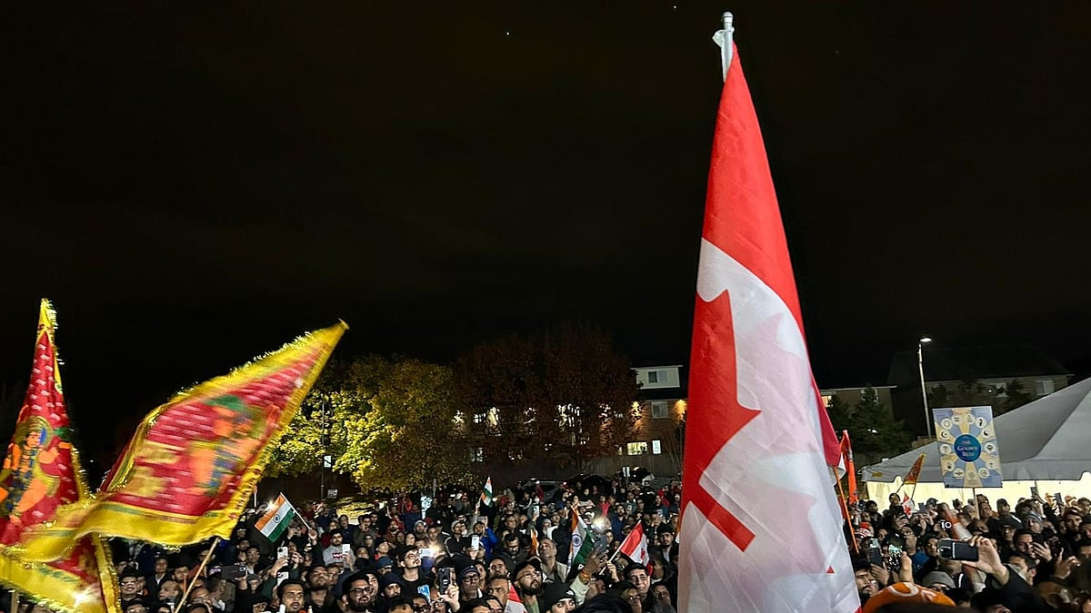 X/@CoHNACanada : Hindus gathered to protest against Khalistani attack.