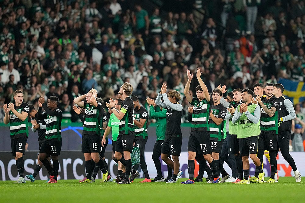 Champions League 2024-25: Sporting players leave the pitch after match against Manchester City - | Photo: AP/Armando Franca