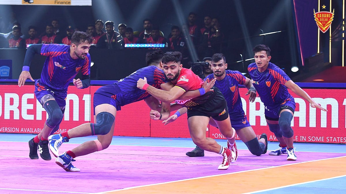 X | Delhi Dabang : Delhi Dabang in action at the Pro Kabaddi League season 11. 