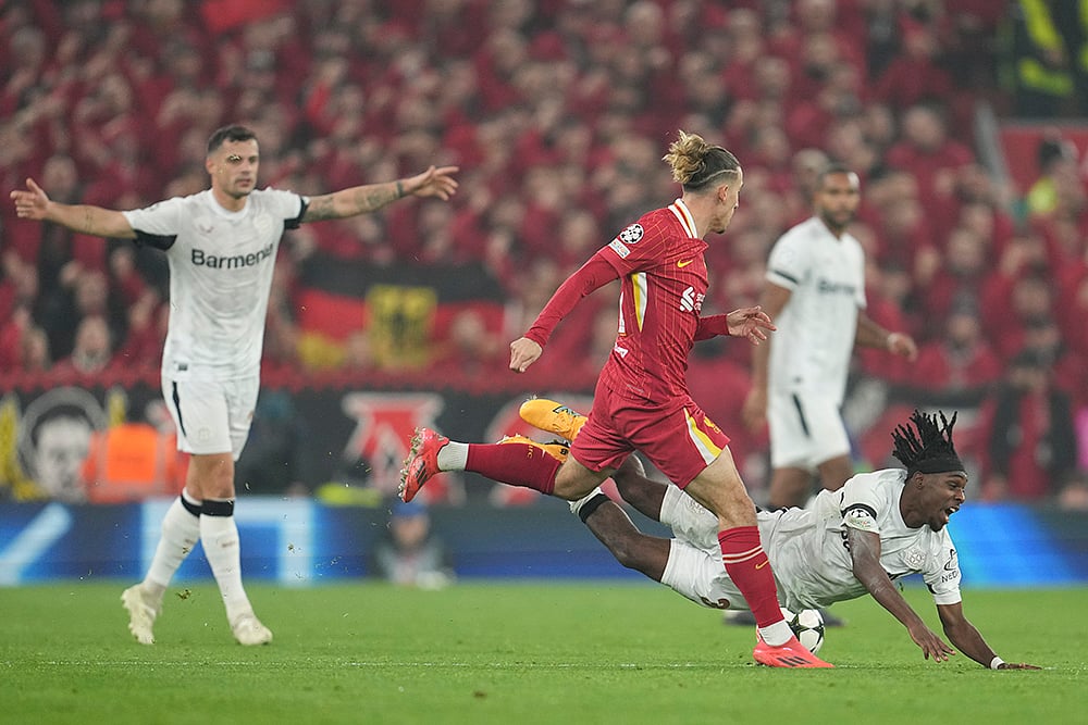 2024-25 Champions League soccer Liverpool vs Bayer Leverkusen photo_Kostas Tsimikas