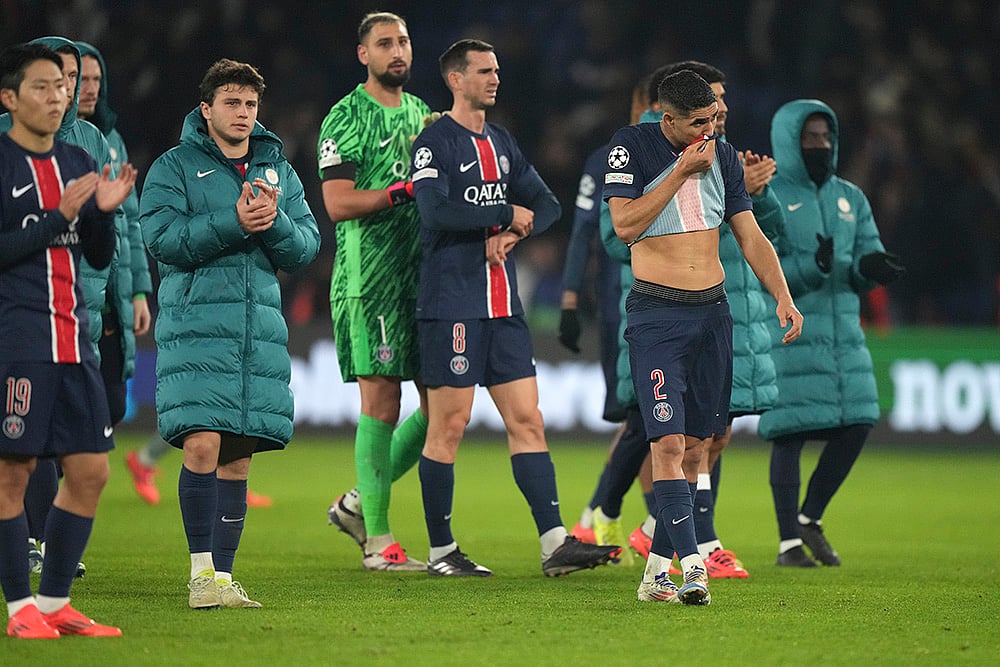 UEFA Champions League: PSG's players are seen after the end of the against Atletico Madrid  - | Photo: AP/Michel Euler