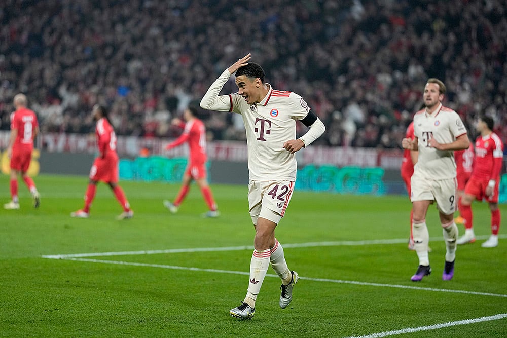 UEFA Champions League soccer Bayern Munich and SL Benfica football match_Jamal Musiala