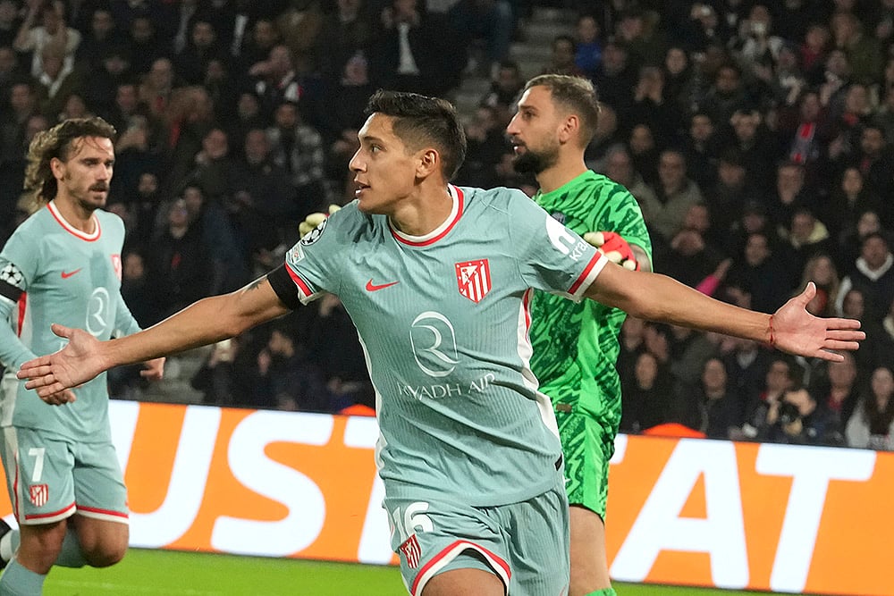 UEFA Champions League soccer Paris Saint Germain vs Atletico Madrid football match_Nahuel Molina
