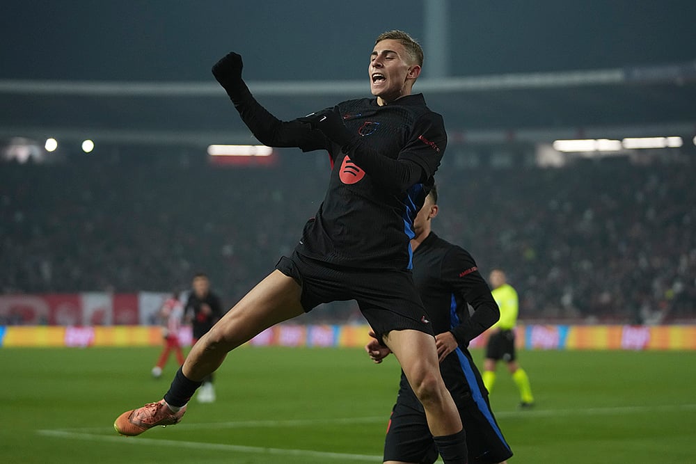 UEFA Champions League soccer Red Star Belgrade vs Barcelona FC football match_Fermin Lopez