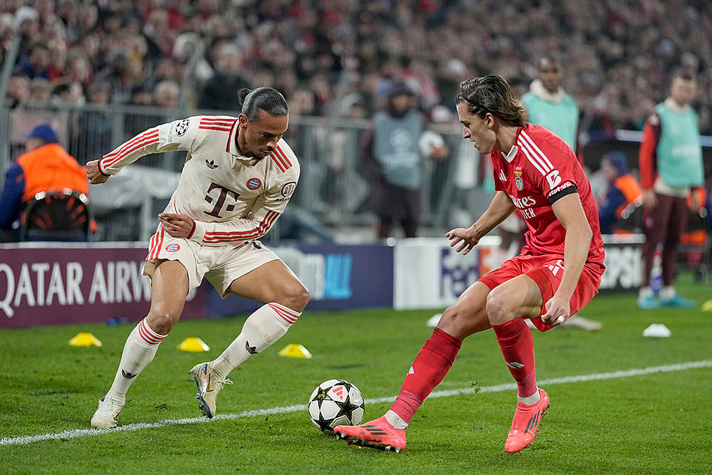 UEFA Champions League soccer Bayern Munich and SL Benfica football match_Alvaro Carreras
