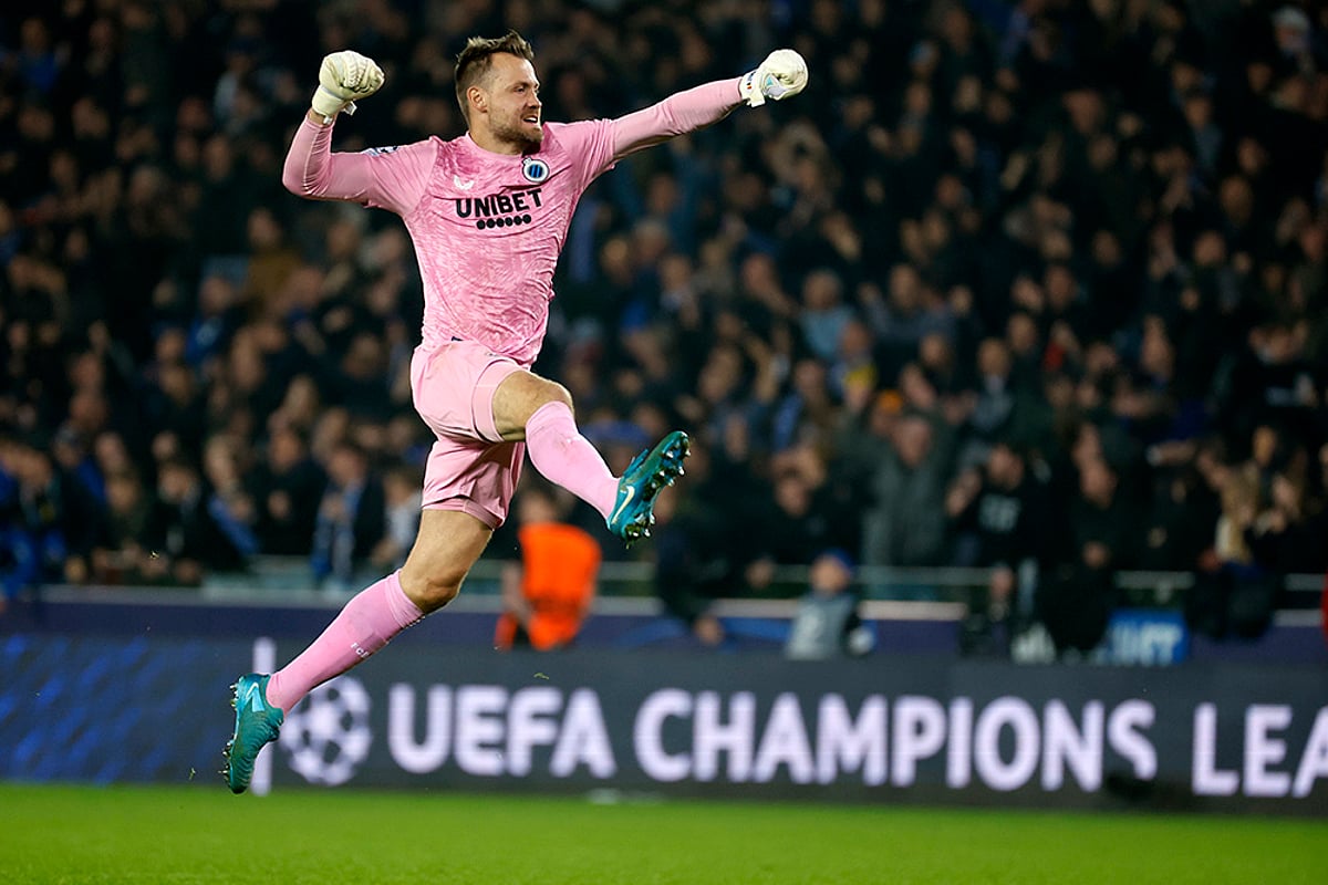 UEFA Champions League soccer Club Brugge vs Aston Villa football match_Simon Mignolet