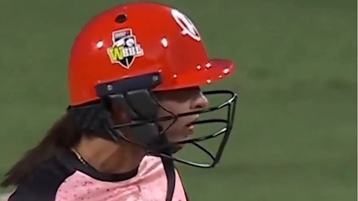 A dismayed Harmanpreet Kaur gesticulating at the umpire during the Women's Big Bash League game between Melbourne Renegades and Perth Scorchers. - X/WBBL
