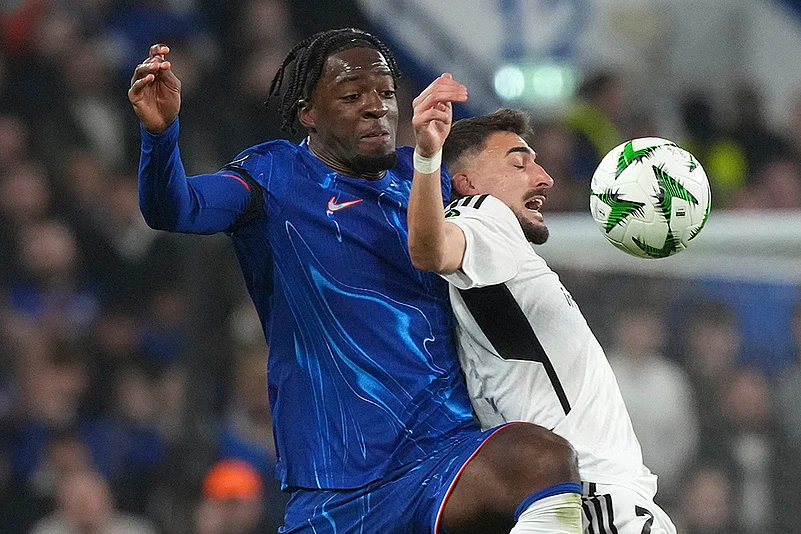 Europa Conference League Chelsea Vs FC Noah football match photo_ Axel Disasi