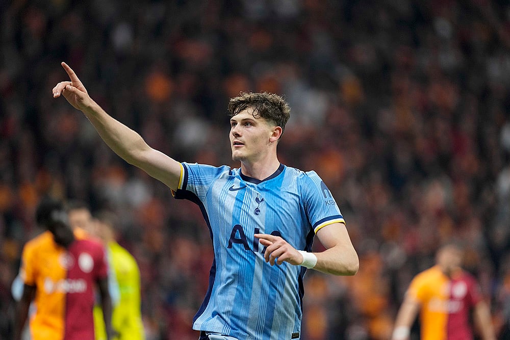 UEFA Europa League Galatasaray and Tottenham Hotspur football match photo_Will Lankshear