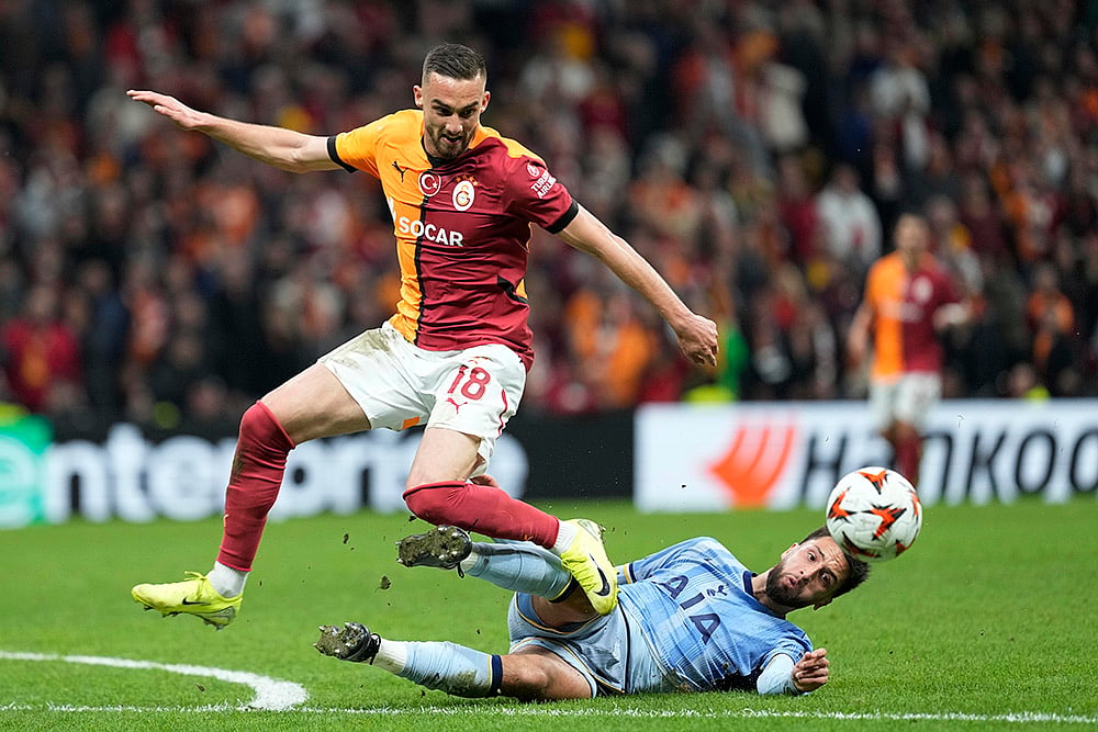 UEFA Europa League Galatasaray and Tottenham Hotspur football match photo_Berkan Kutlu