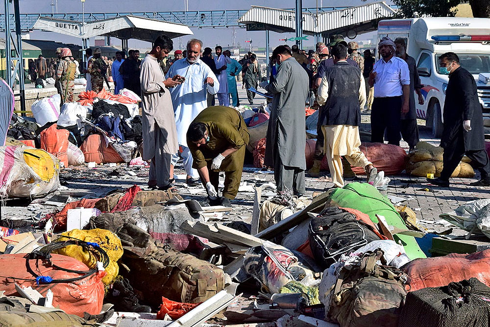 Railway Station Bombing In Pakistans Quetta_3