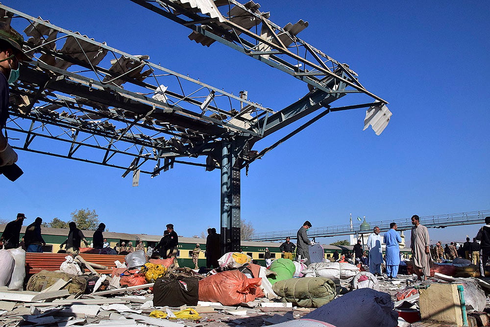 Railway Station Bombing In Pakistans Quetta_2