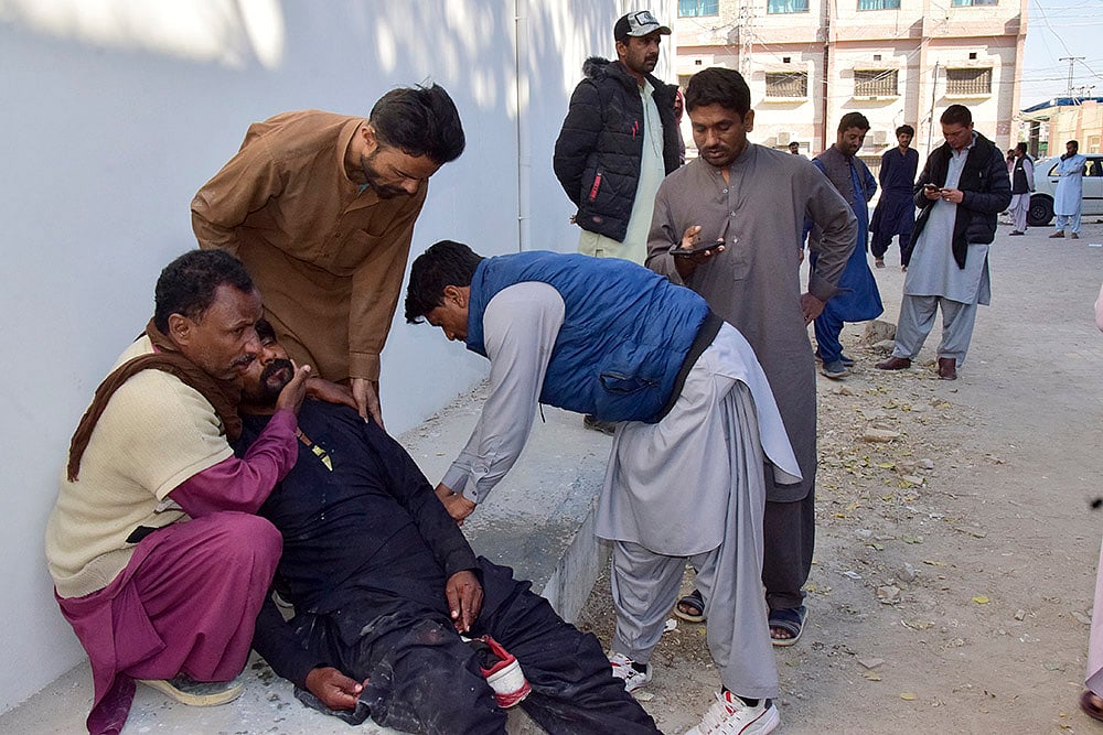 Railway Station Bombing In Pakistans Quetta_4