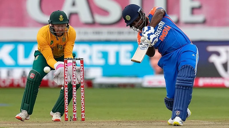 South Africa vs India 1st T20 Cricket at Kingsmead stadium in Durban photos_Sanju Samson