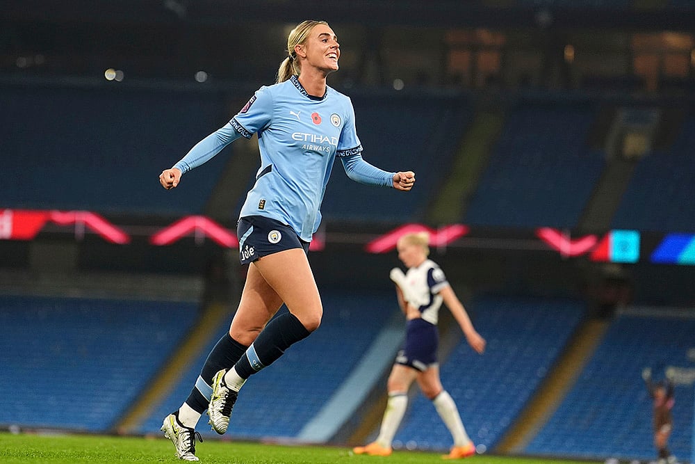 Manchester City Women vs Tottenham Hotspur Women Womens Super League soccer photos_ Jill Roord