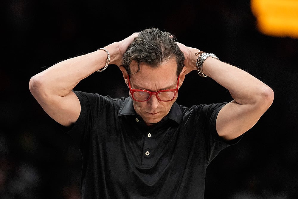 Chicago Bulls vs Atlanta Hawks Basketball match photo gallery_Quin Snyder