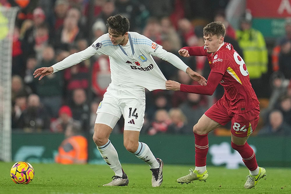 English Premier League 2024-25 Liverpool vs Aston Villa photo gallery_Pau Torres