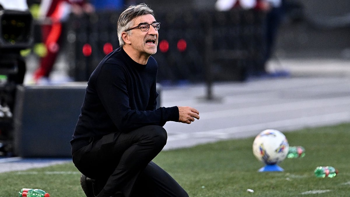 Ivan Juric looks on during Sunday's loss to Bologna