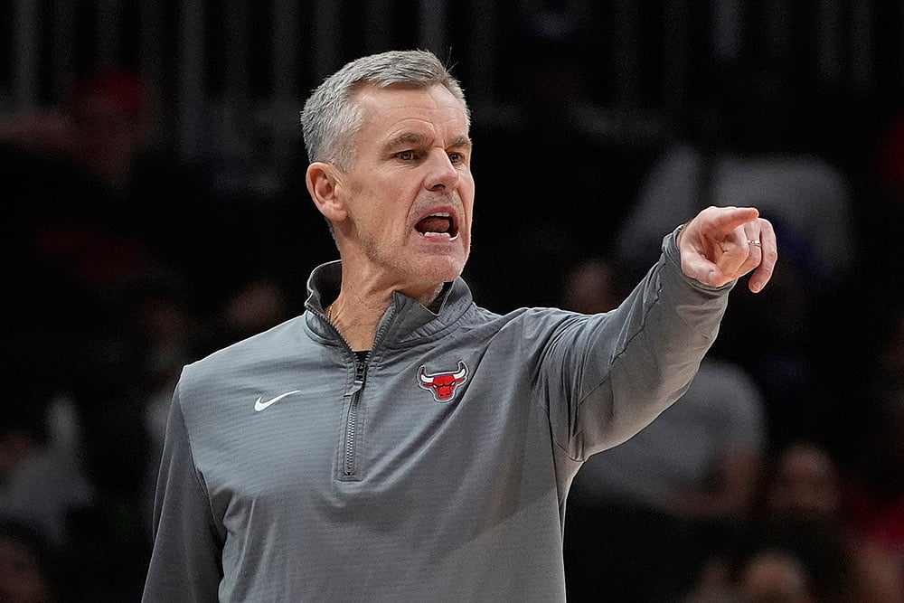 Chicago Bulls vs Atlanta Hawks Basketball match photo gallery_Billy Donovan