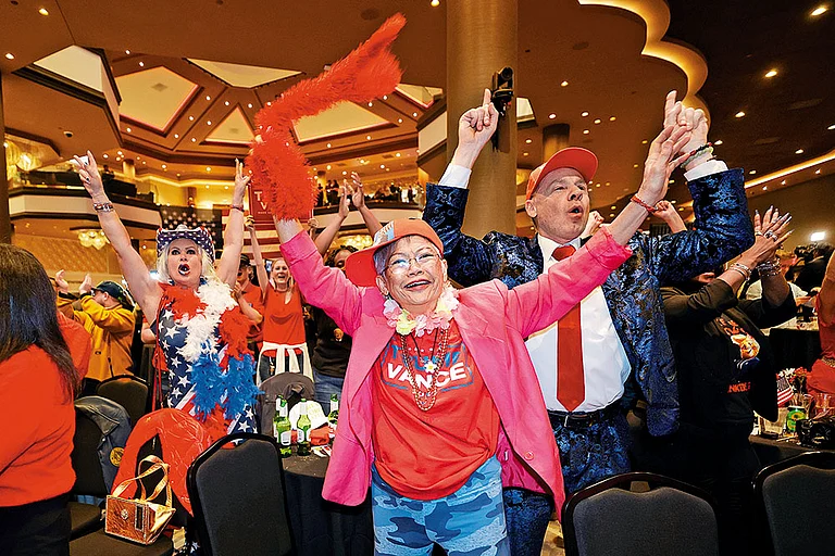 Get Ready: Supporters of Donald Trump celebrate in Las Vegas on November 5, 2024 - | Photo: AP