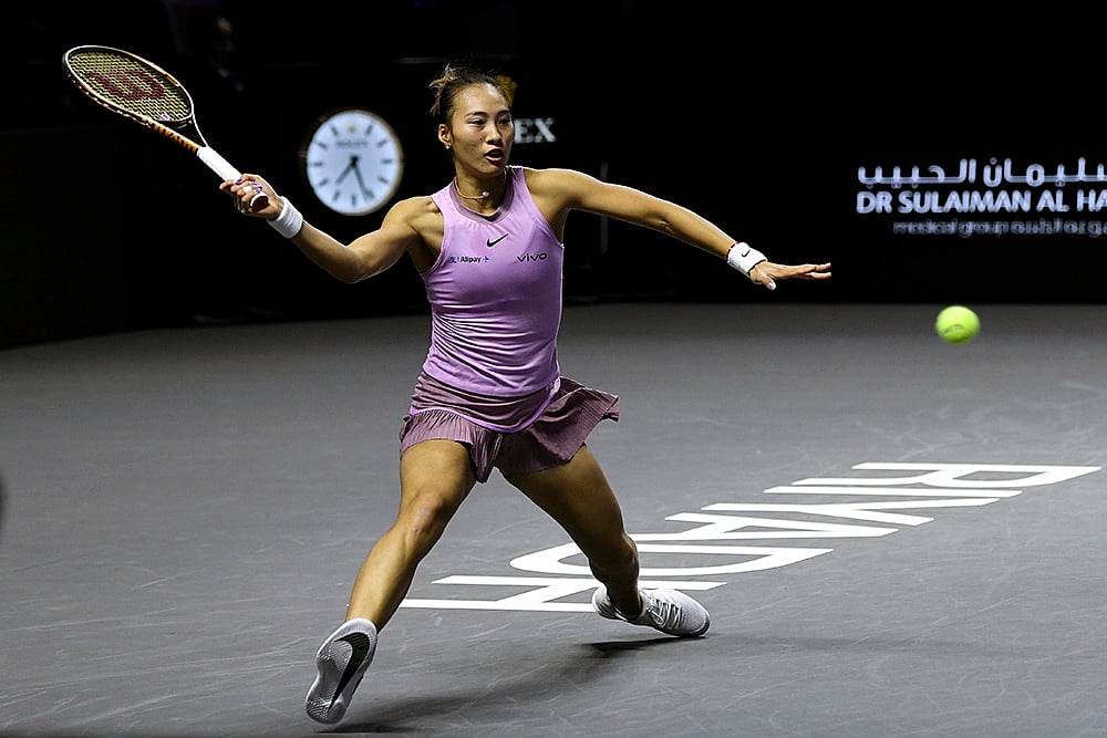 Saudi Arabia Tennis WTA Finals Coco Gauff vs Qinwen Zheng tennis photos_Qinwen Zheng